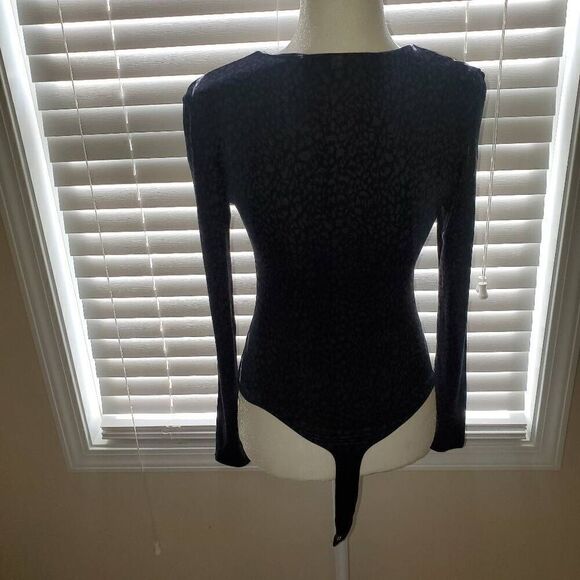 Yummy Sweater Co. Black Gray Animal Print Bodysuit - Size Large - Picture 4 of 9
